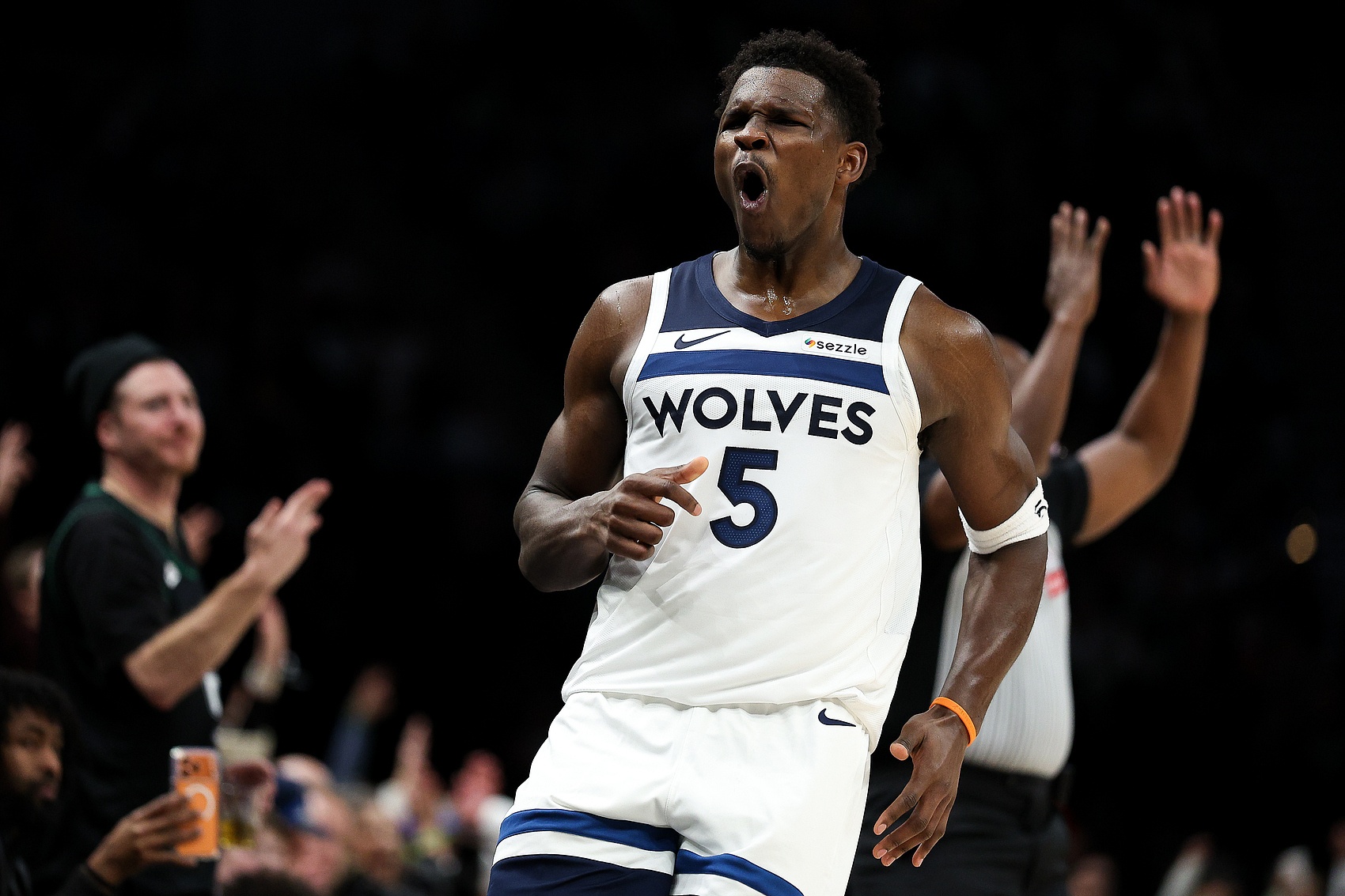 华子：我知道对手会包夹我 不管他们想做什么我都有应对的办法